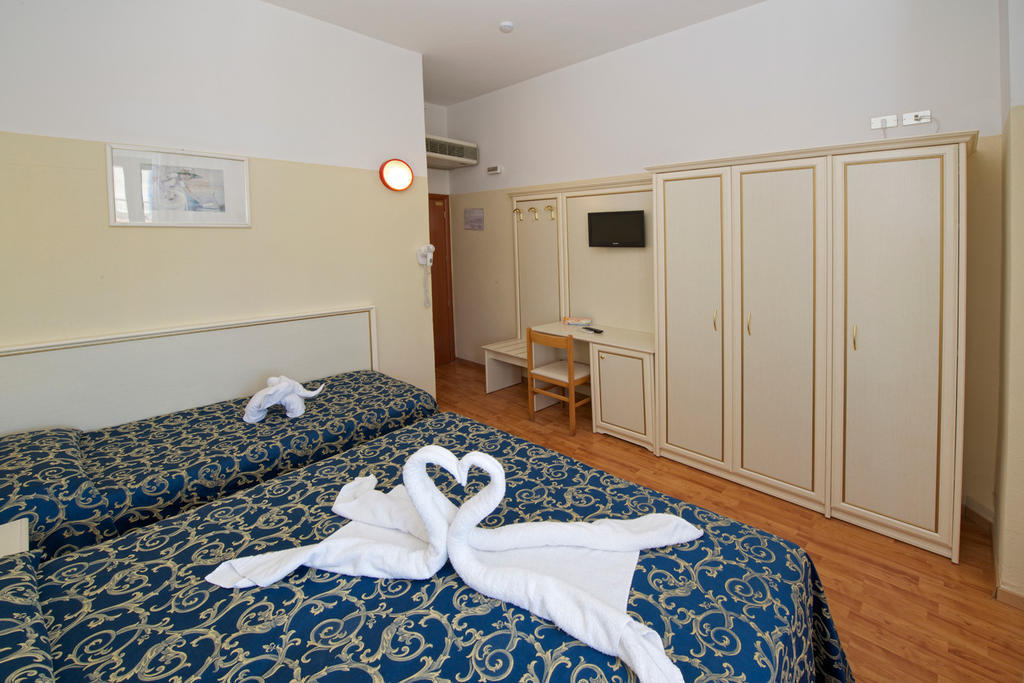 Hotel Garden Cattolica Habitación foto
