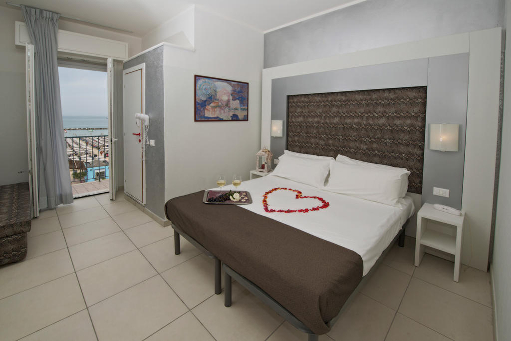 Hotel Garden Cattolica Habitación foto