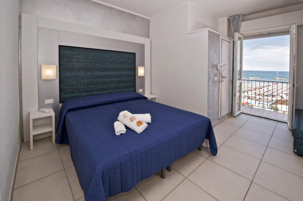 Hotel Garden Cattolica Exterior foto