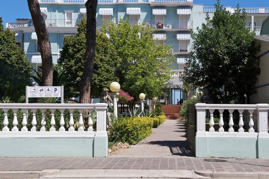 Hotel Garden Cattolica Exterior foto