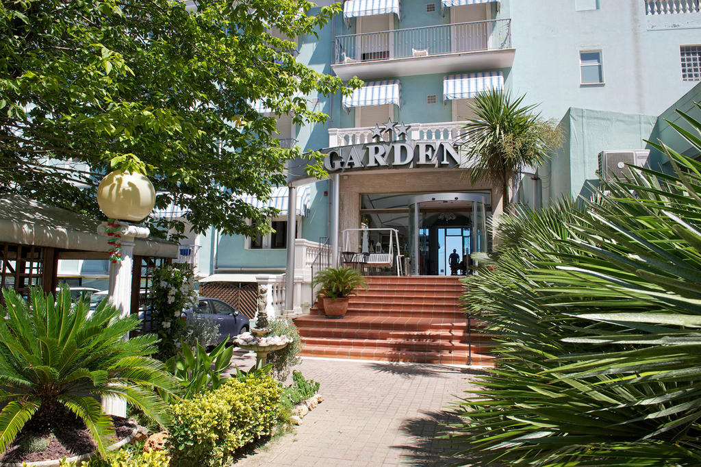 Hotel Garden Cattolica Exterior foto
